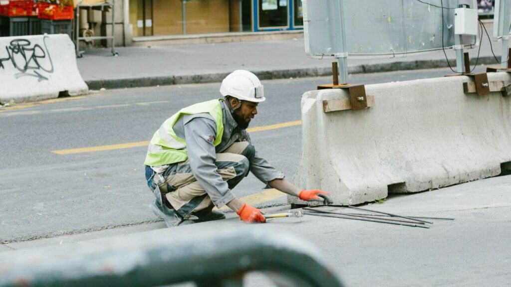 road construction using bitumen